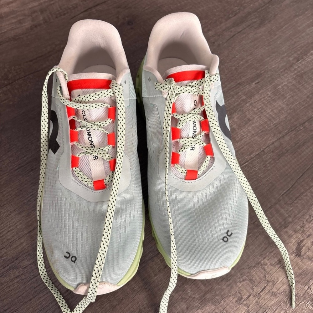 OnCloud Cloudmonster running shoe sz 8, worn twice inside my gym.